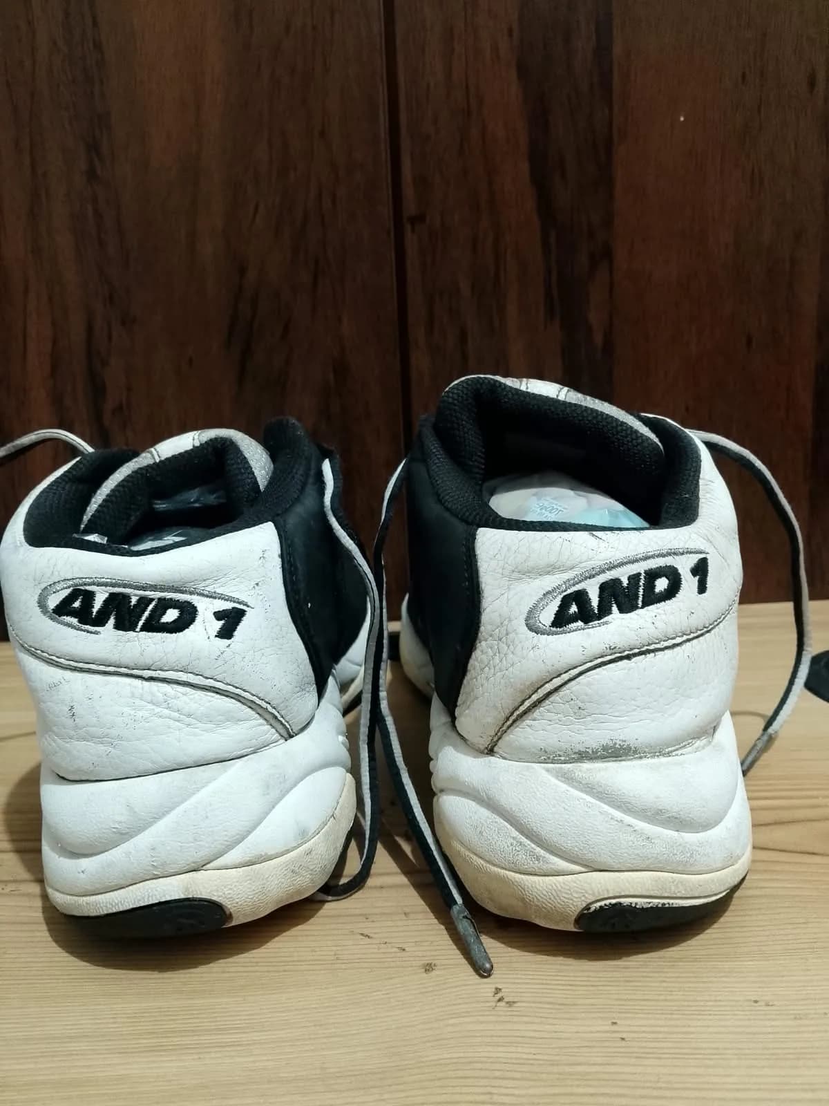 AND1 Tai Chi Mid, white and black, side profile