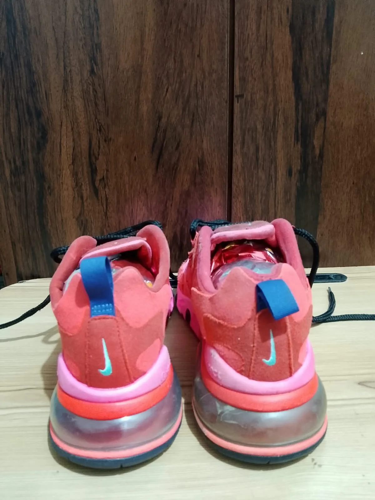 Nike Air Max 270 React, coral, sole
