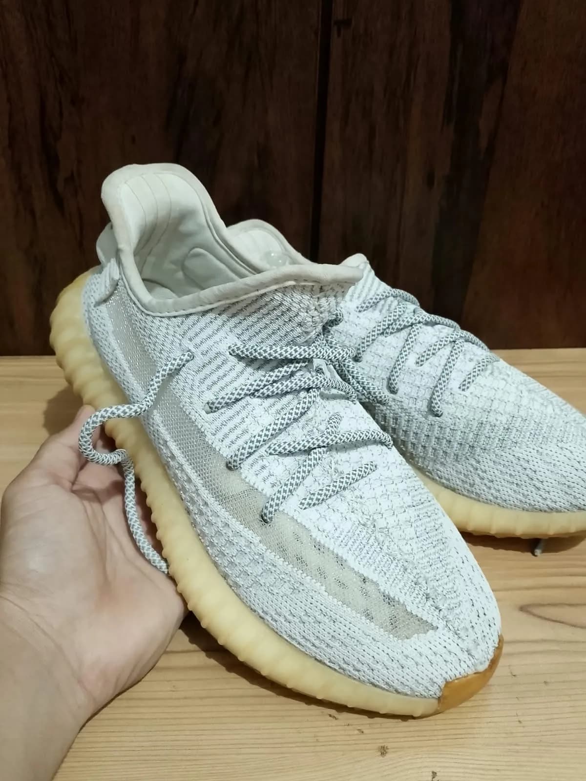 Yeezy Boost 350 V2, pale grey, inside label