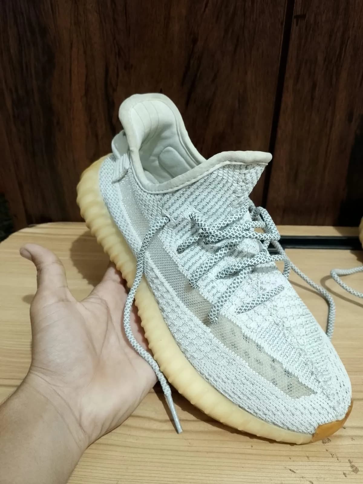 Yeezy Boost 350 V2, pale grey, heel