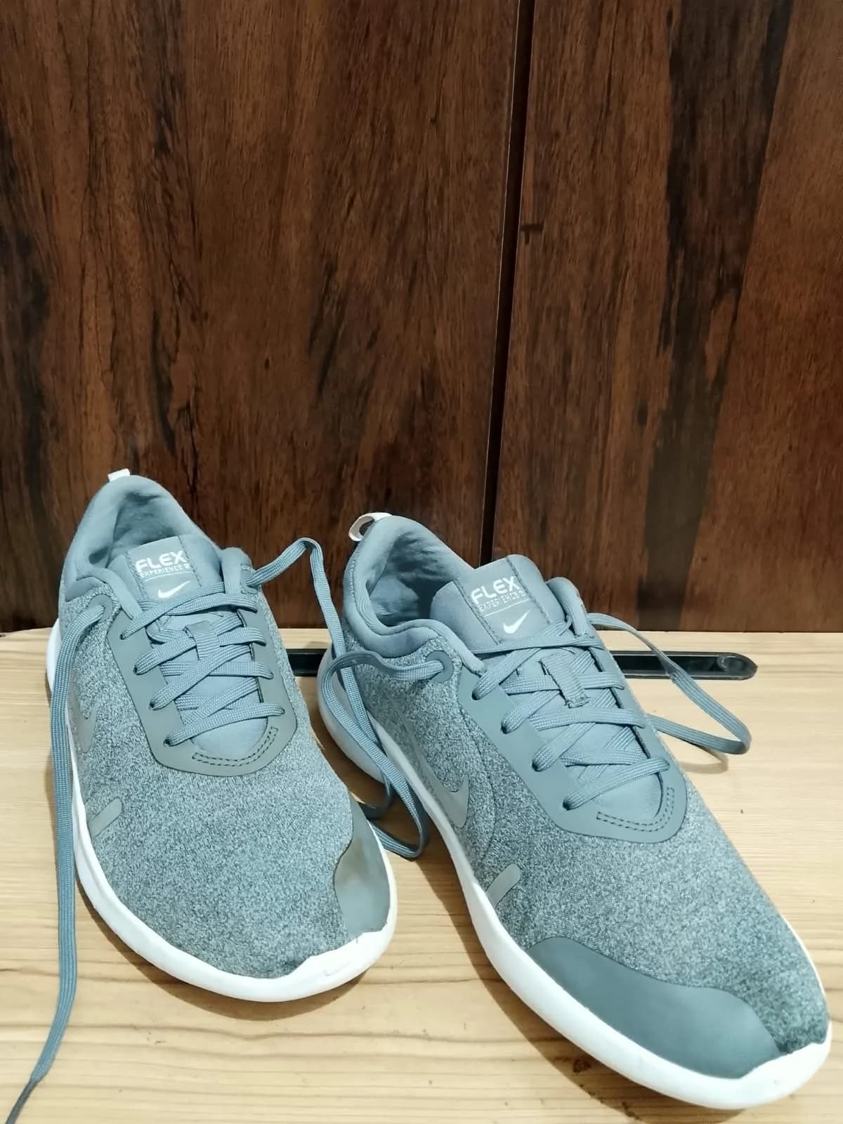 Nike Flex Experience RN 8, grey, heel