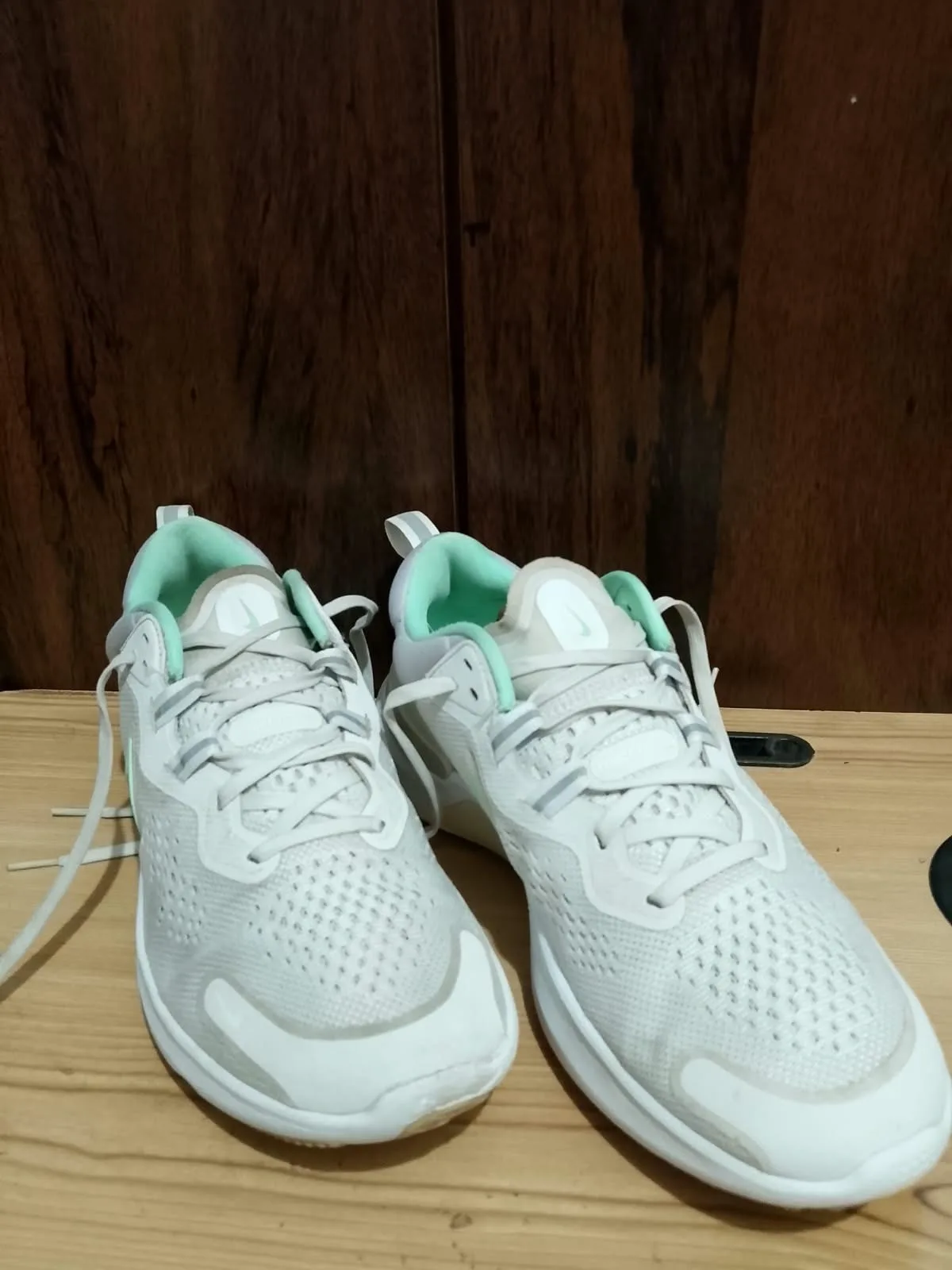 Nike React Miler 2, white and mint, pair front