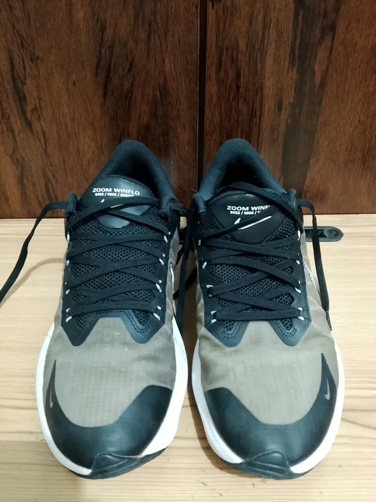 Nike Winflo 8, black and khaki, extra