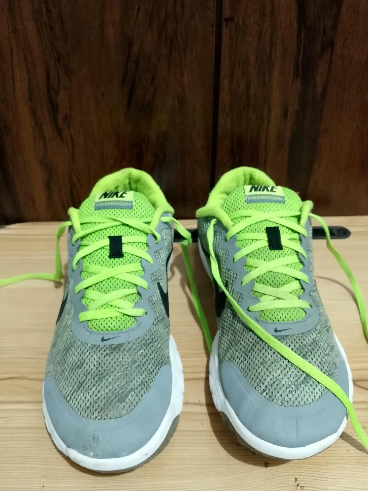 Nike Flex Experience RN 4, grey and volt, pair front