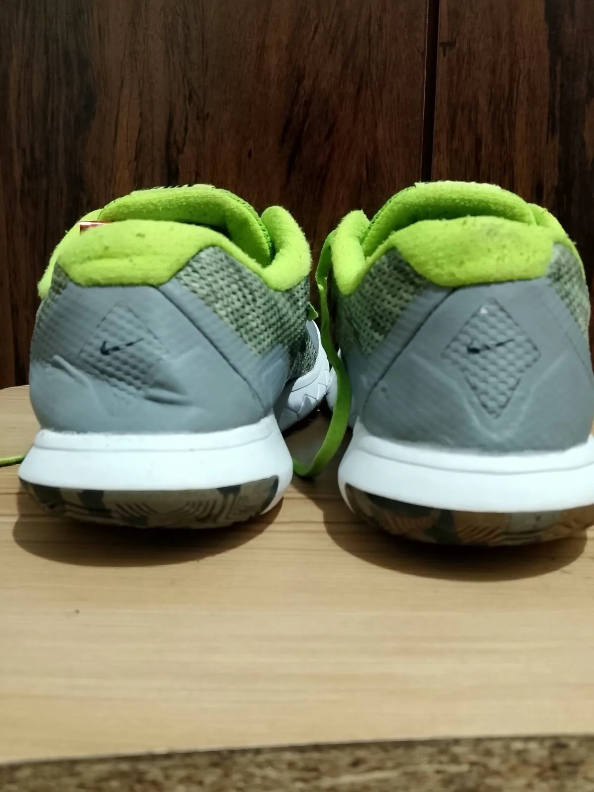 Nike Flex Experience RN 4, grey and volt, sole